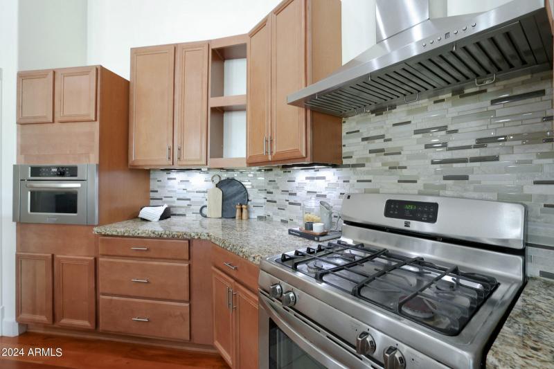 Granite counters & full backsplash