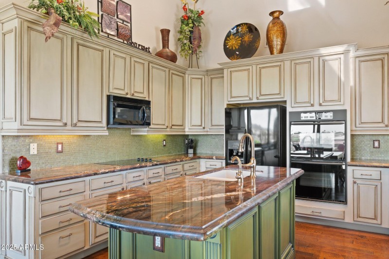 94-web-or-mls-15634-sycamore-dr