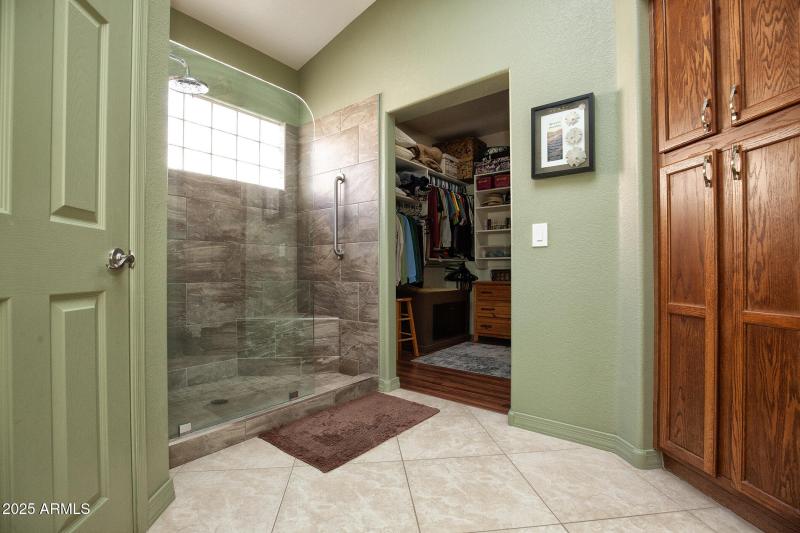 042_17738NPhoenicianDr