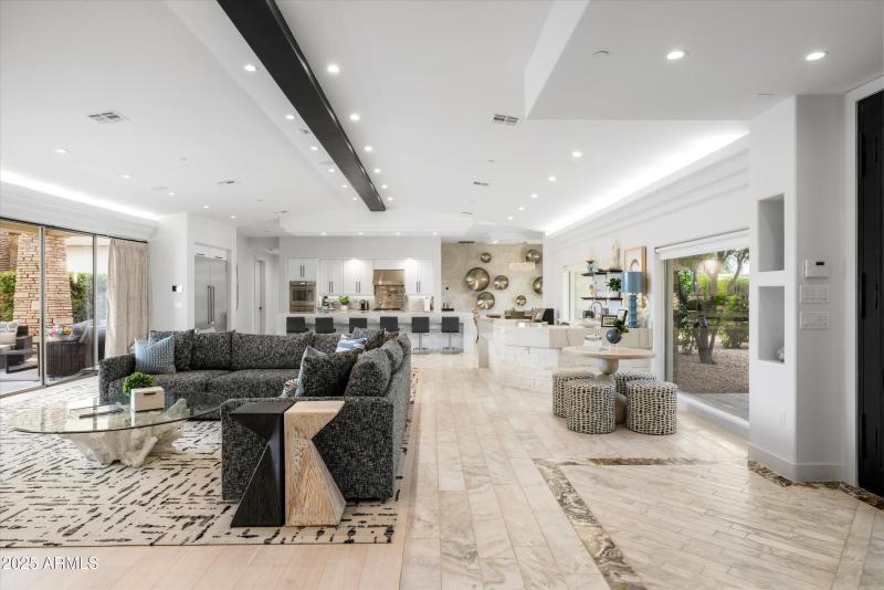 06-8139 E Desert Cove QA_06