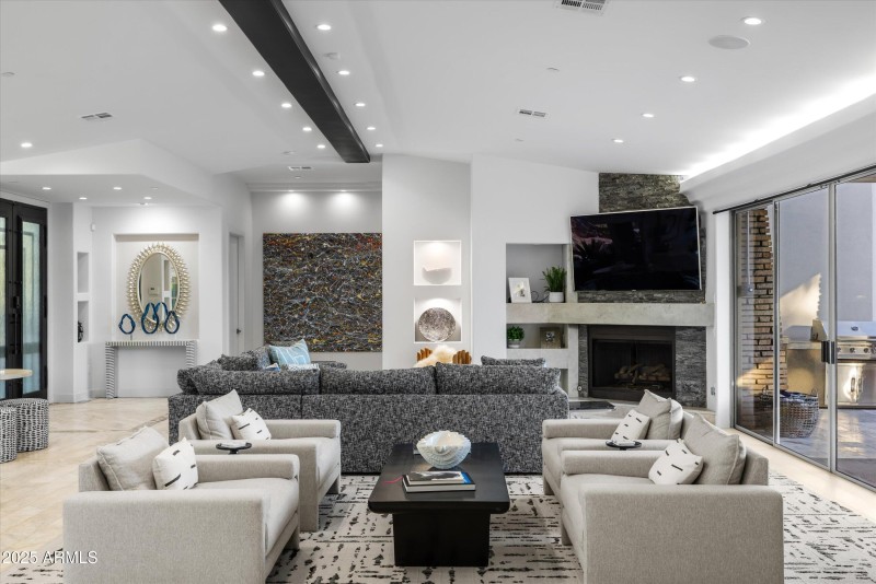 12-8139 E Desert Cove QA_12