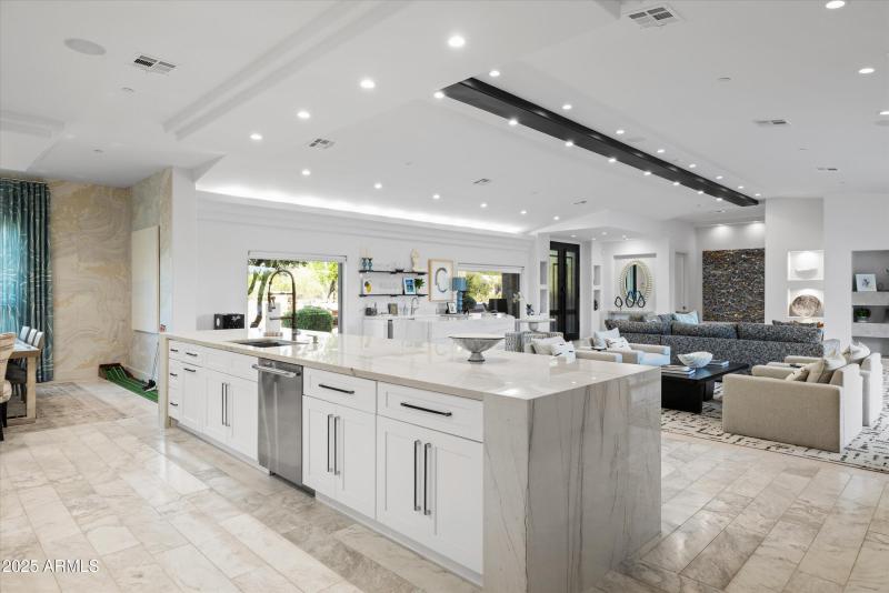 17-8139 E Desert Cove QA_17