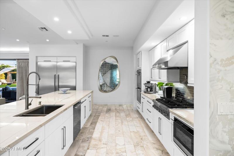 18-8139 E Desert Cove QA_18