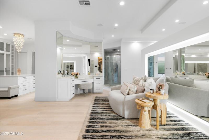 22-8139 E Desert Cove QA_22