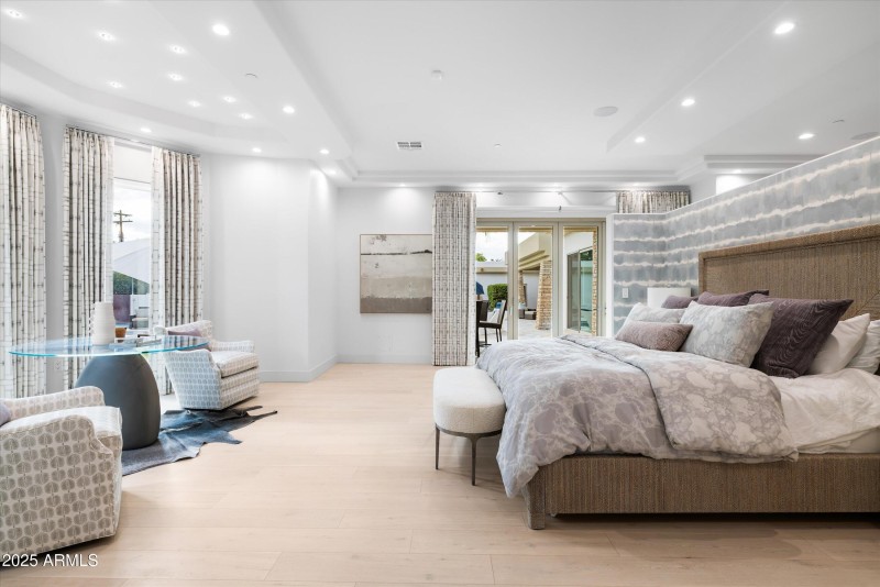 24-8139 E Desert Cove QA_24