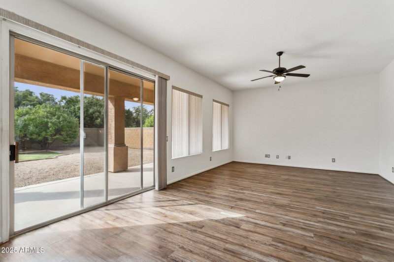 5455 W Buffalo St - Family