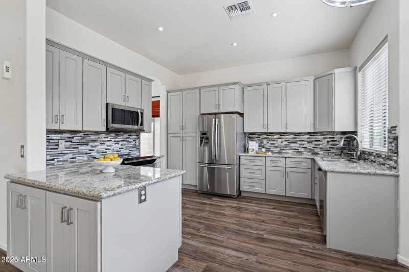 5455 W Buffalo St - Kitchen