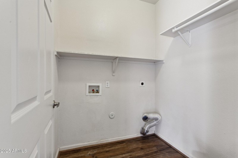 5455 W Buffalo St - Laundry