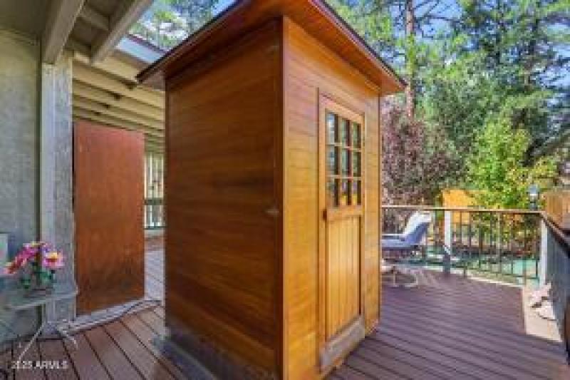 20251019215649560211000000