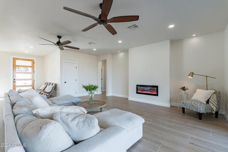 31-web-or-mls-Veronica-HD-19