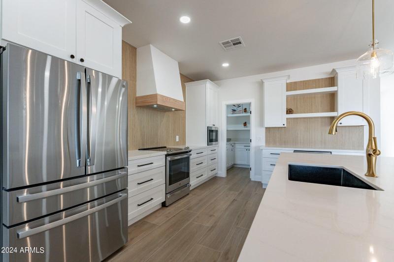 35-web-or-mls-Veronica-HD-23