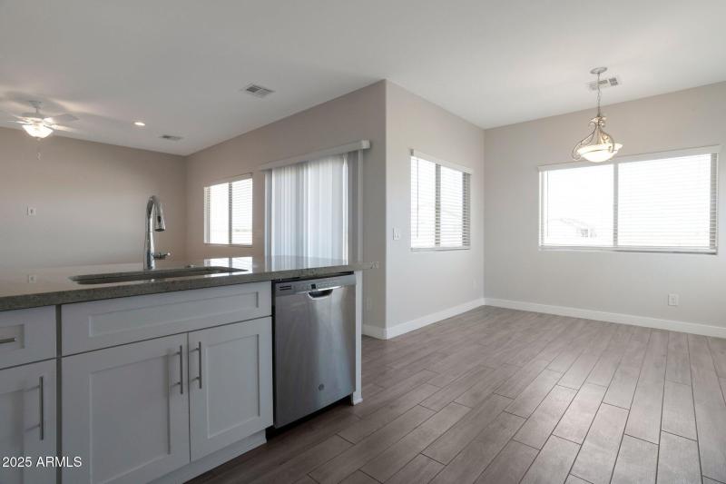 10-web-or-mls-Qp-7841