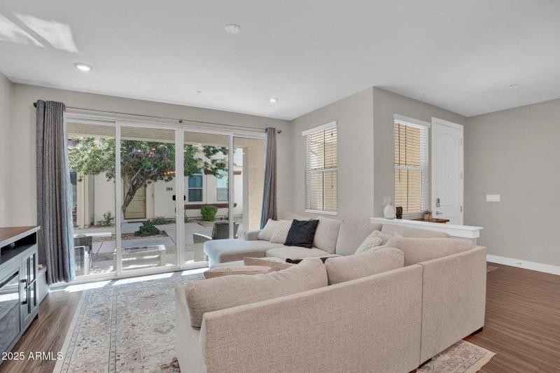 7-web-or-mls-3855 S mcqueen Rd 73-7