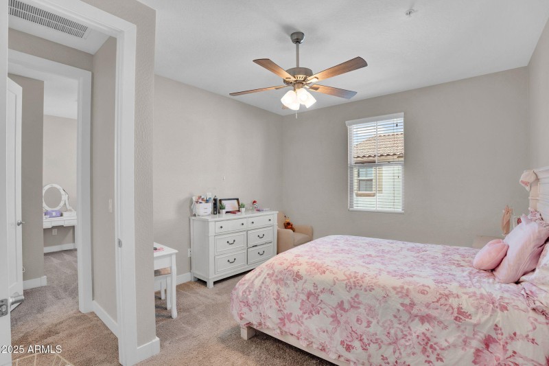 25-web-or-mls-3855 S mcqueen Rd 73-25