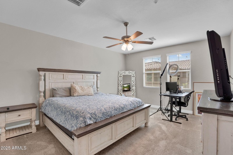 17-web-or-mls-3855 S mcqueen Rd 73-15