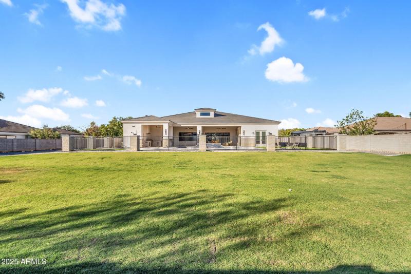 68-web-or-mls-19875 E SIlver Creek Ln-72