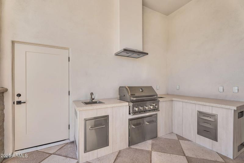 70-web-or-mls-19875 E SIlver Creek Ln-61