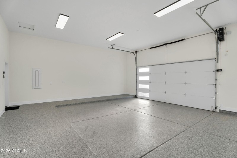 59-web-or-mls-19875 E SIlver Creek Ln-57