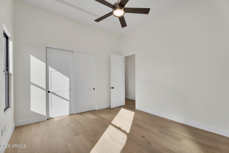 55-web-or-mls-19875 E SIlver Creek Ln-53