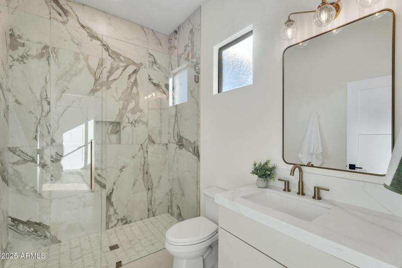 56-web-or-mls-19875 E SIlver Creek Ln-54