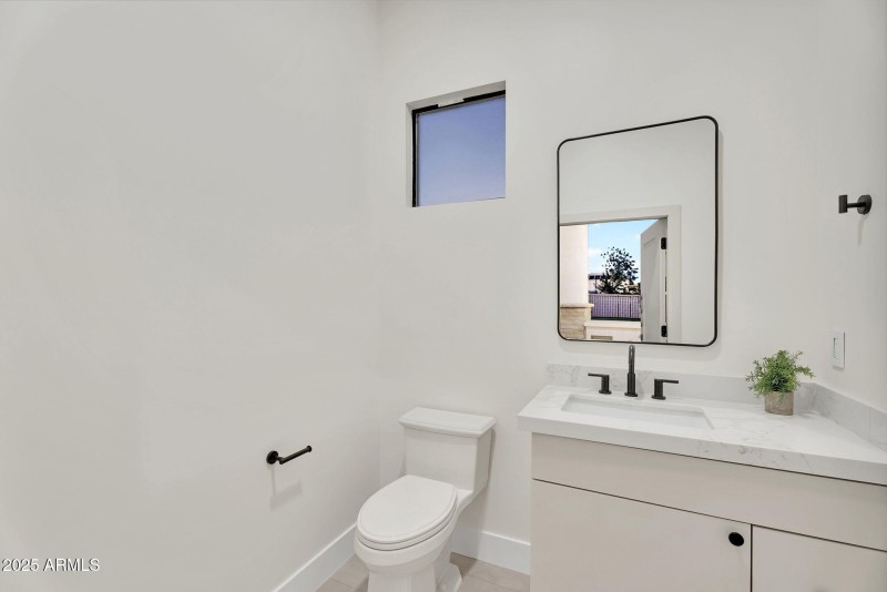 57-web-or-mls-19875 E SIlver Creek Ln-55