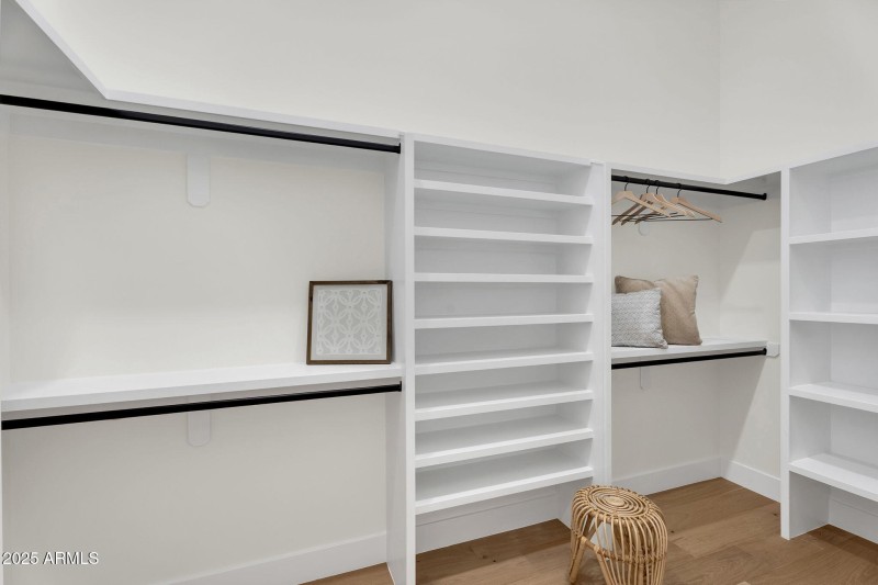 45-web-or-mls-19875 E SIlver Creek Ln-35