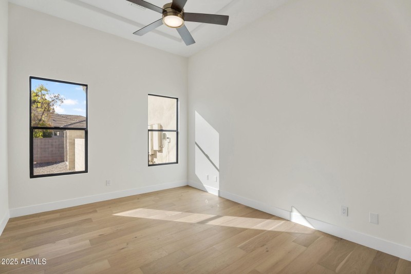 46-web-or-mls-19875 E SIlver Creek Ln-43