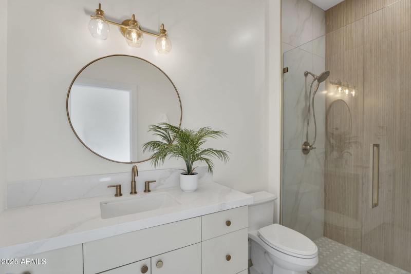 48-web-or-mls-19875 E SIlver Creek Ln-45