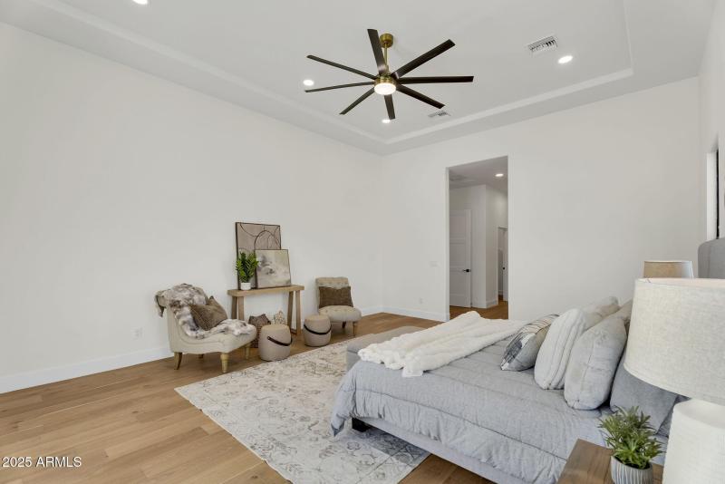 39-web-or-mls-19875 E SIlver Creek Ln-33