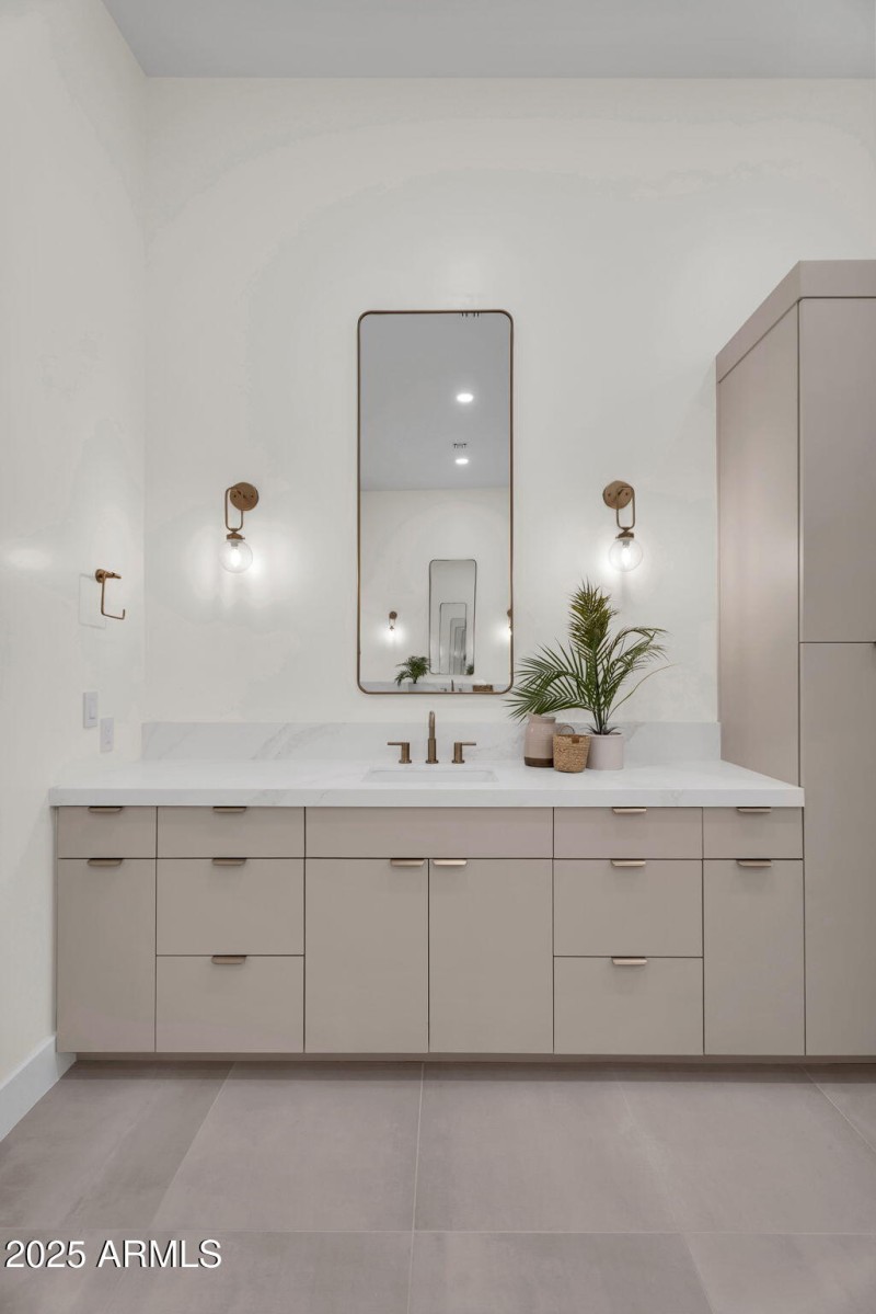 42-web-or-mls-19875 E SIlver Creek Ln-38