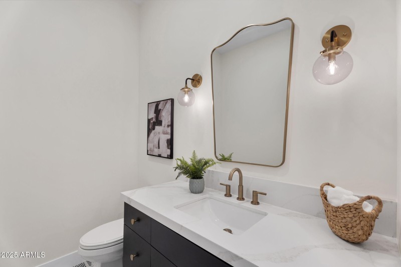 43-web-or-mls-19875 E SIlver Creek Ln-40