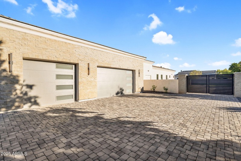 8-web-or-mls-19875 E SIlver Creek Ln-5