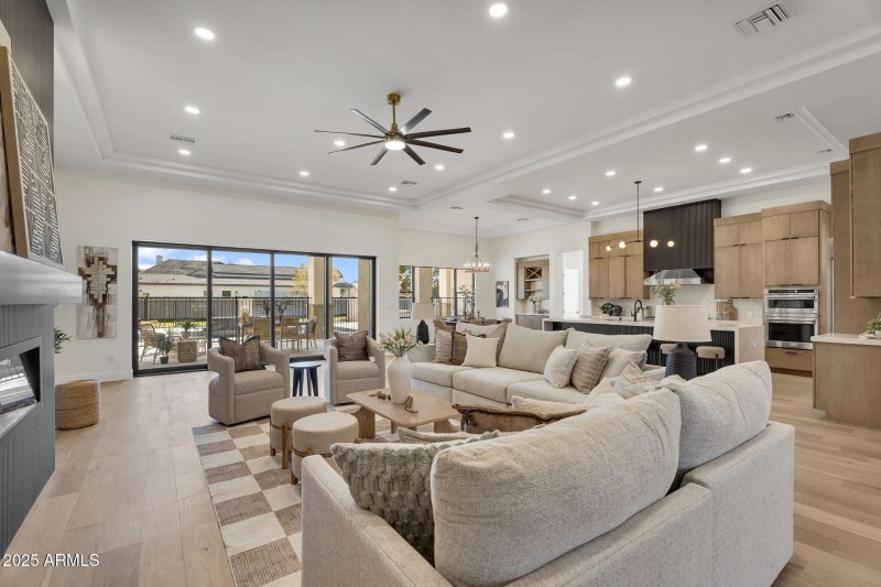 13-web-or-mls-19875 E SIlver Creek Ln-11