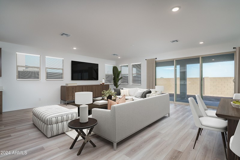 4A) DINING TO GREAT ROOM