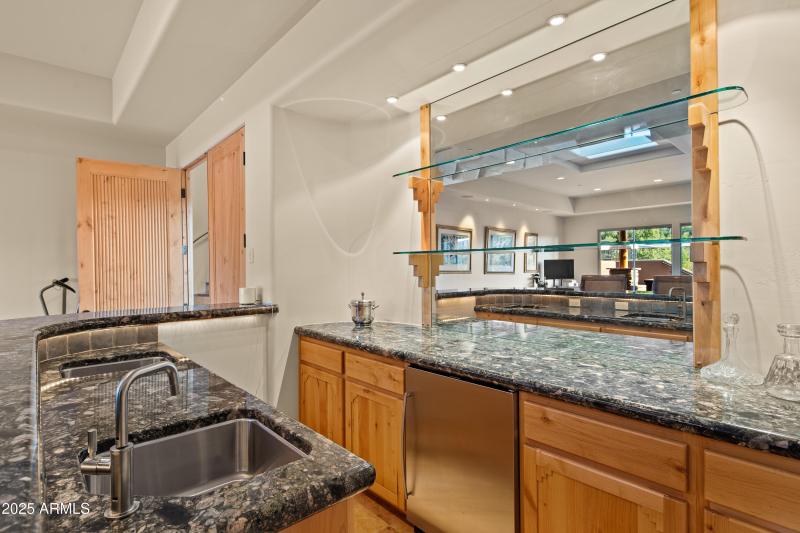 JL_30Tourmaline-interiors-SideRooms-05