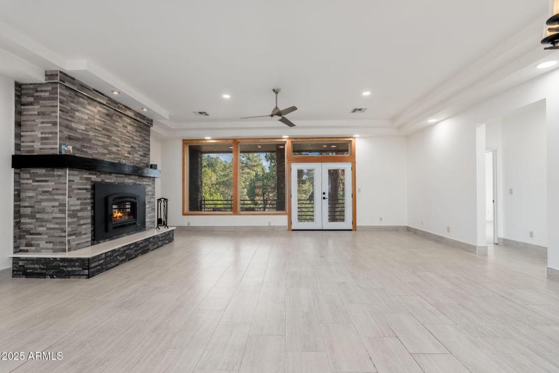 203 S Crescent Moon - 07