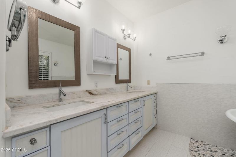 203 S Crescent Moon - 23