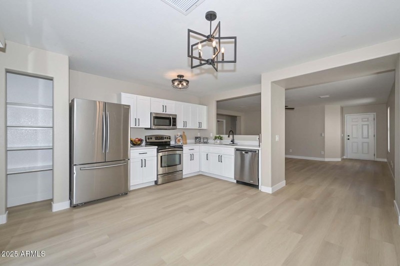 Breakfast Room-Kitchen