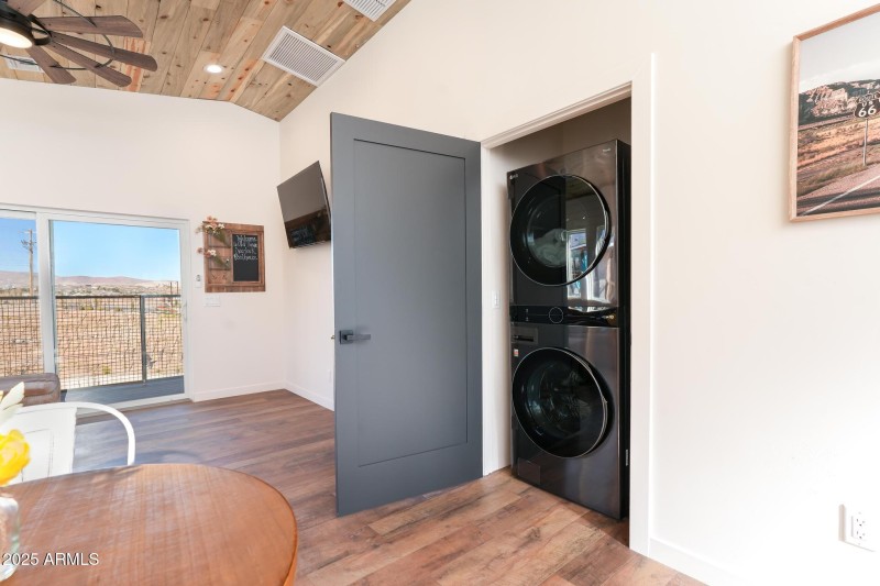 Pool House Washer & Dryer