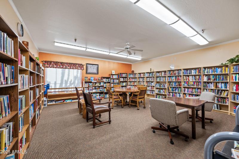 18-MeridianManor-ocupix-Comm