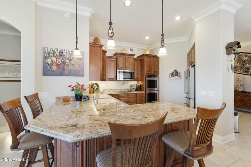 Kitchen/Breakfast Bar