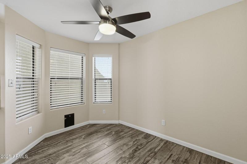 012_Eat In Kitchen Area