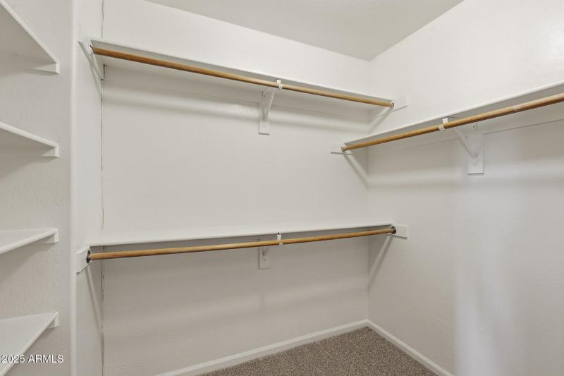 025_Large WalkIn Closet