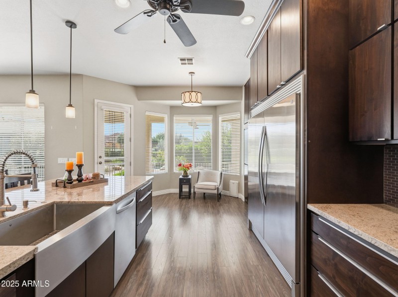 Kitchen bay window for breakfast area