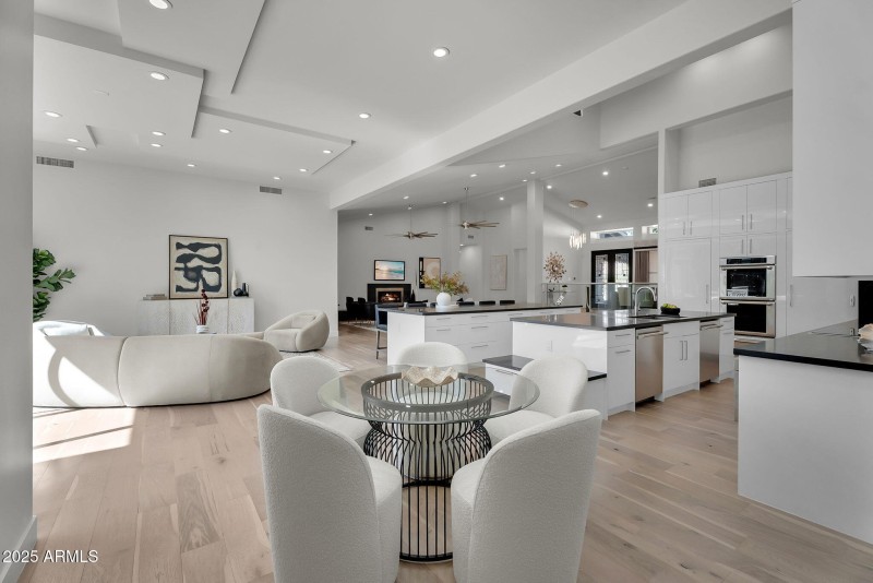 Eat-In Kitchen into Kitchen