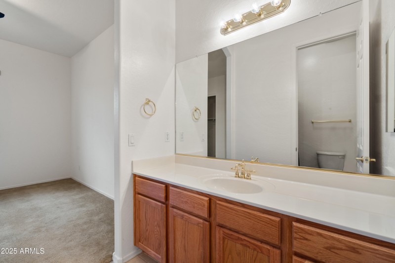 08-Bathroom