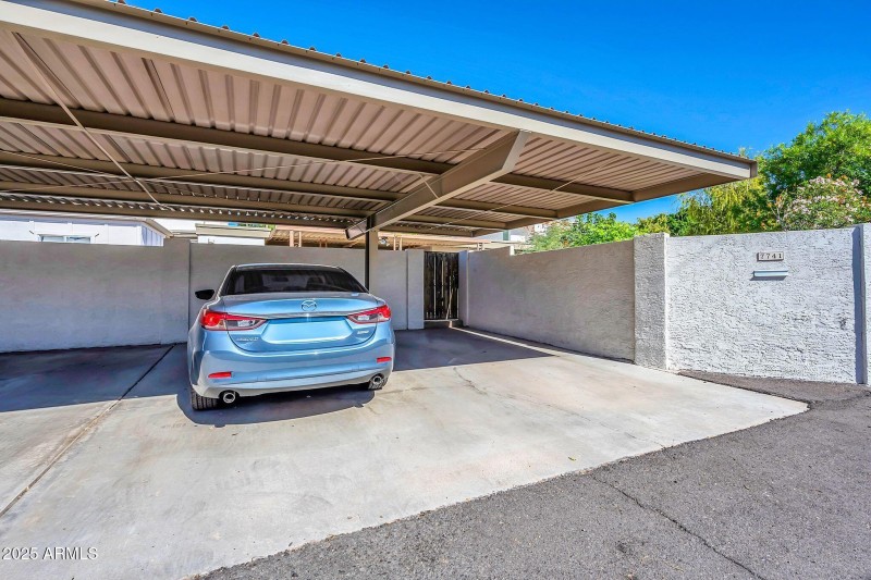 7741 E Harvard St-31