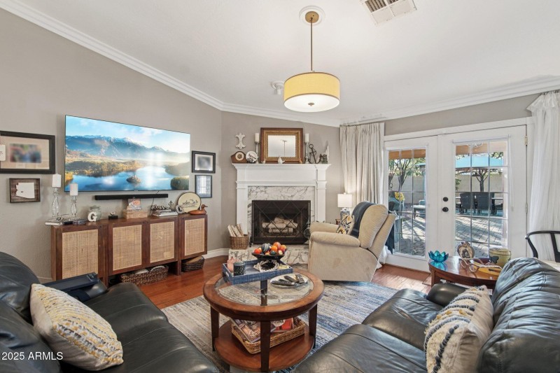 9-web-or-mls-N 62nd St-L2510-009