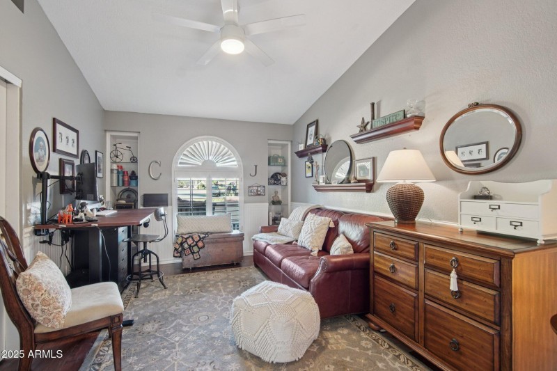 21-web-or-mls-N 62nd St-L2510-021