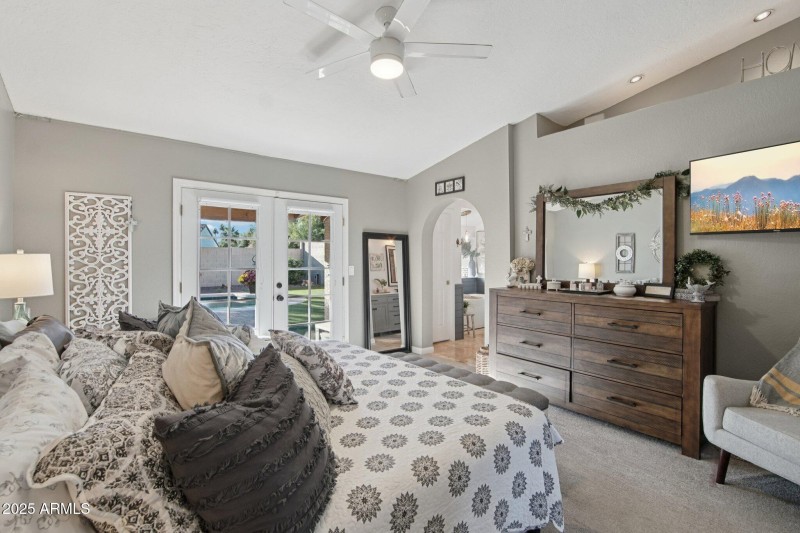 25-web-or-mls-N 62nd St-L2510-025